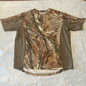 XL Realtree camouflage spandex polyester T-shirt